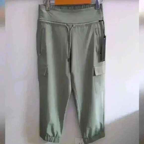 KYODAN | Women's Sage 23 in. Drawstring Cargo Capris - Picture 1 of 4